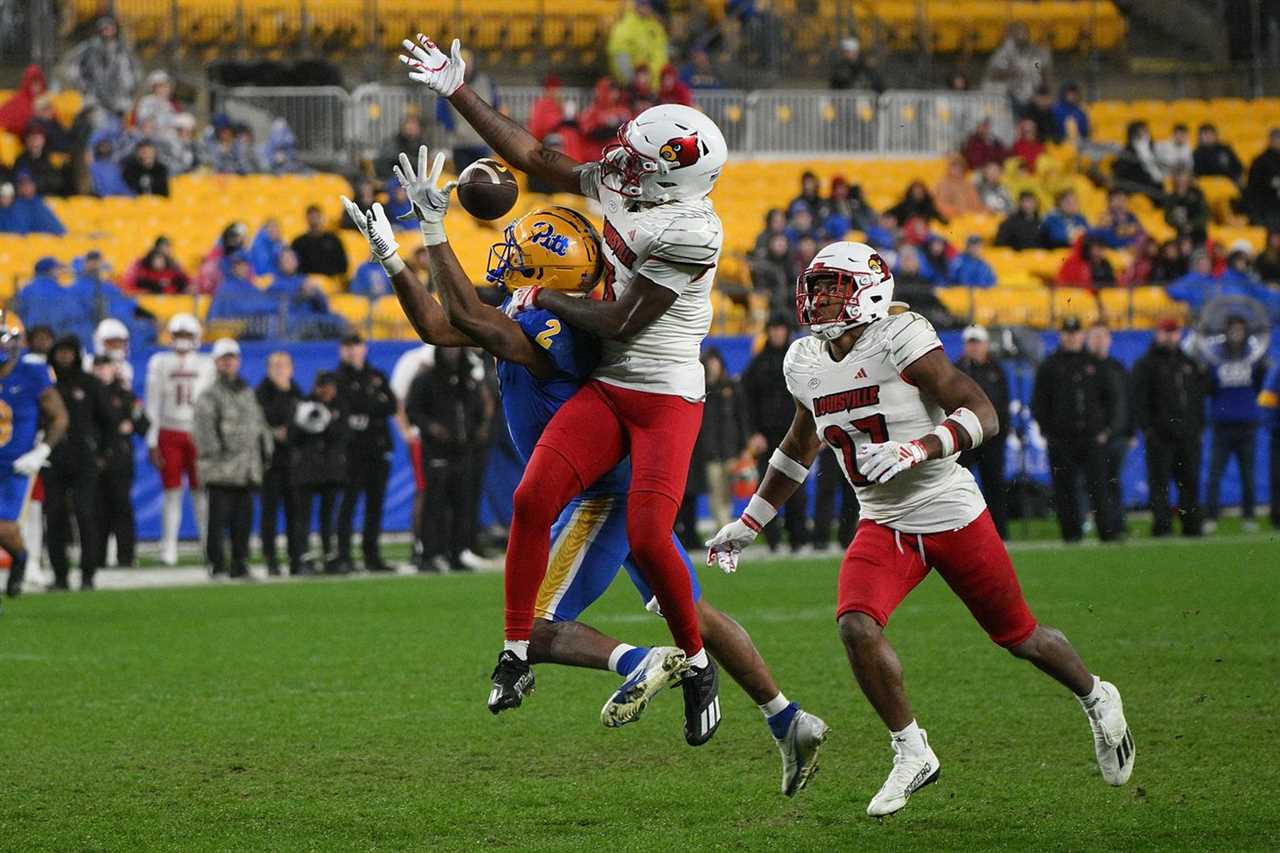 Louisville v Pittsburgh