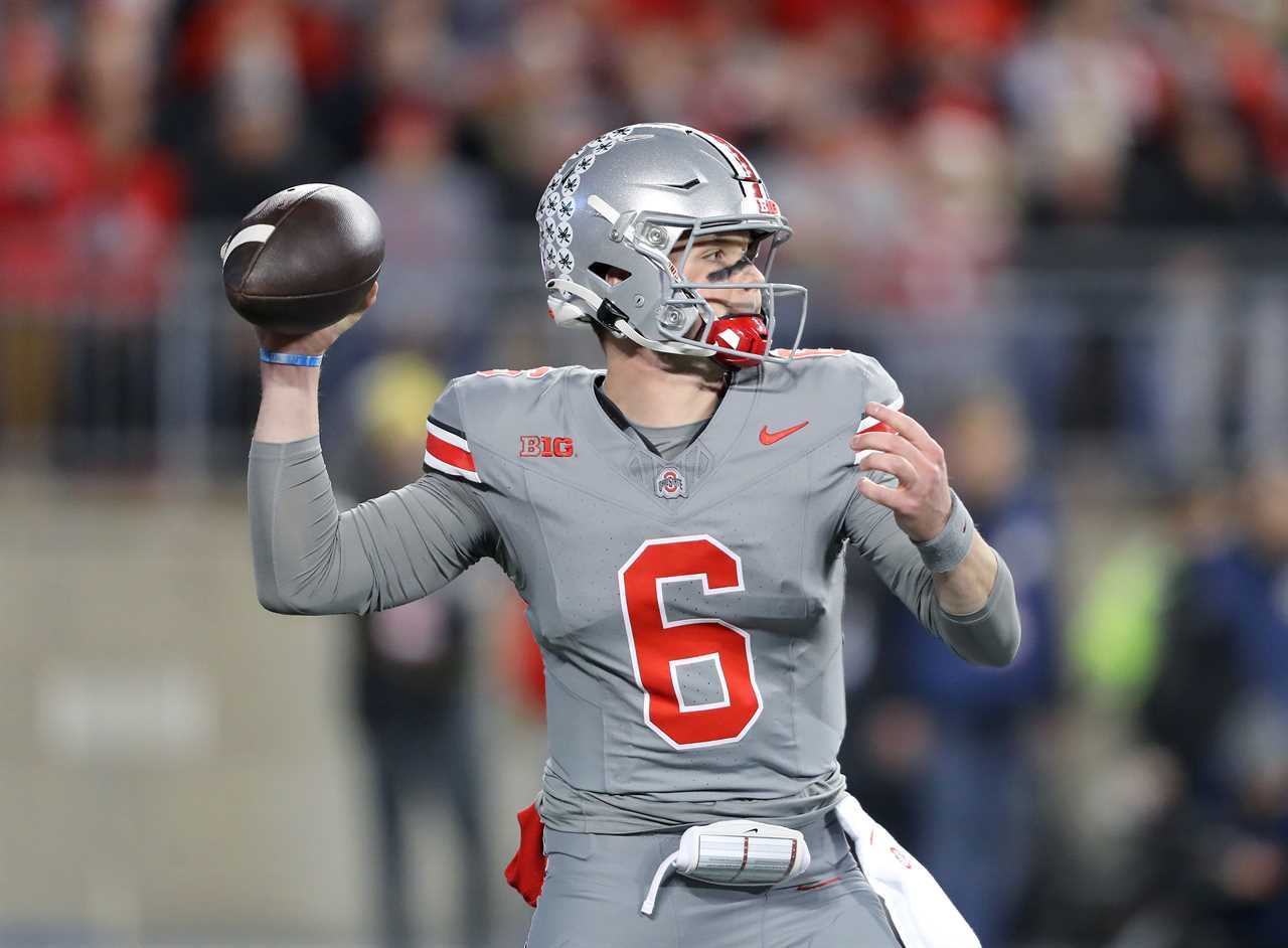 Big Ten quarterbacks ranked by Total QBR after Week 11 | Buckeyes Wire