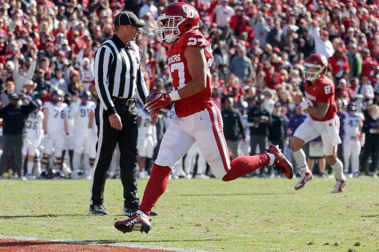 Relive the Oklahoma Sooners 69-45 win over TCU with these amazing photos