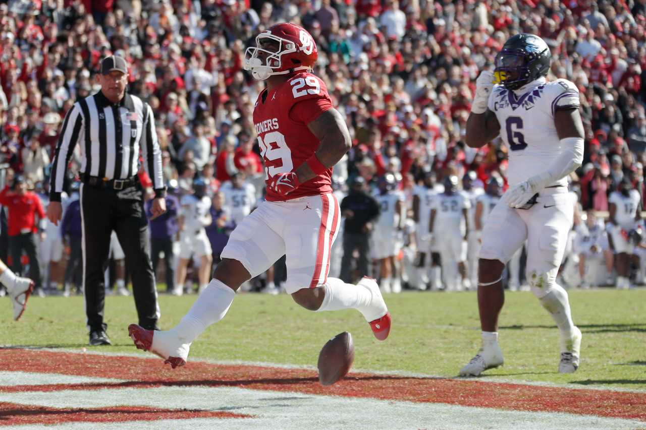 Relive the Oklahoma Sooners 69-45 win over TCU with these amazing photos