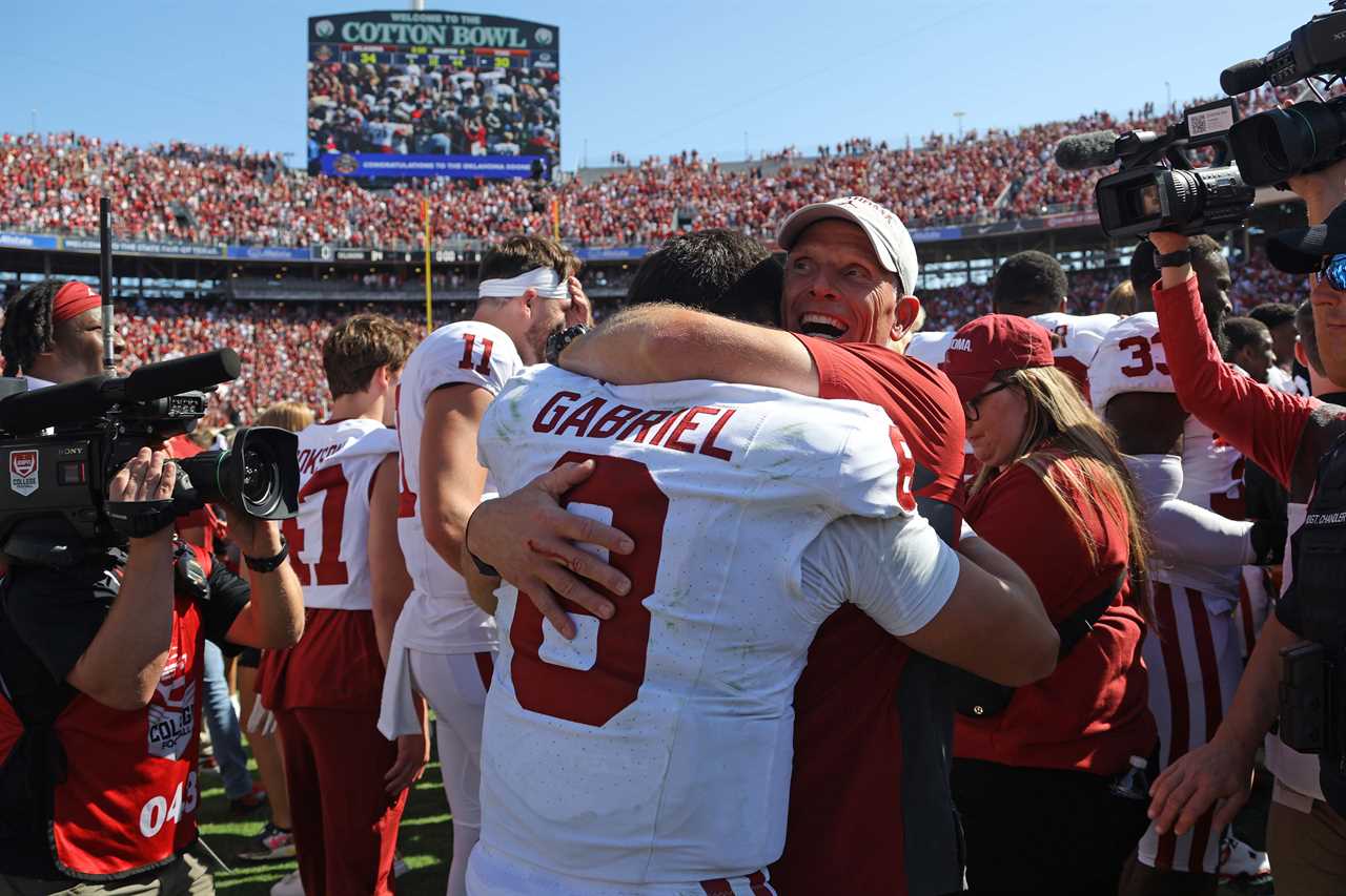 Dillon Gabriel named finalist for Manning Award