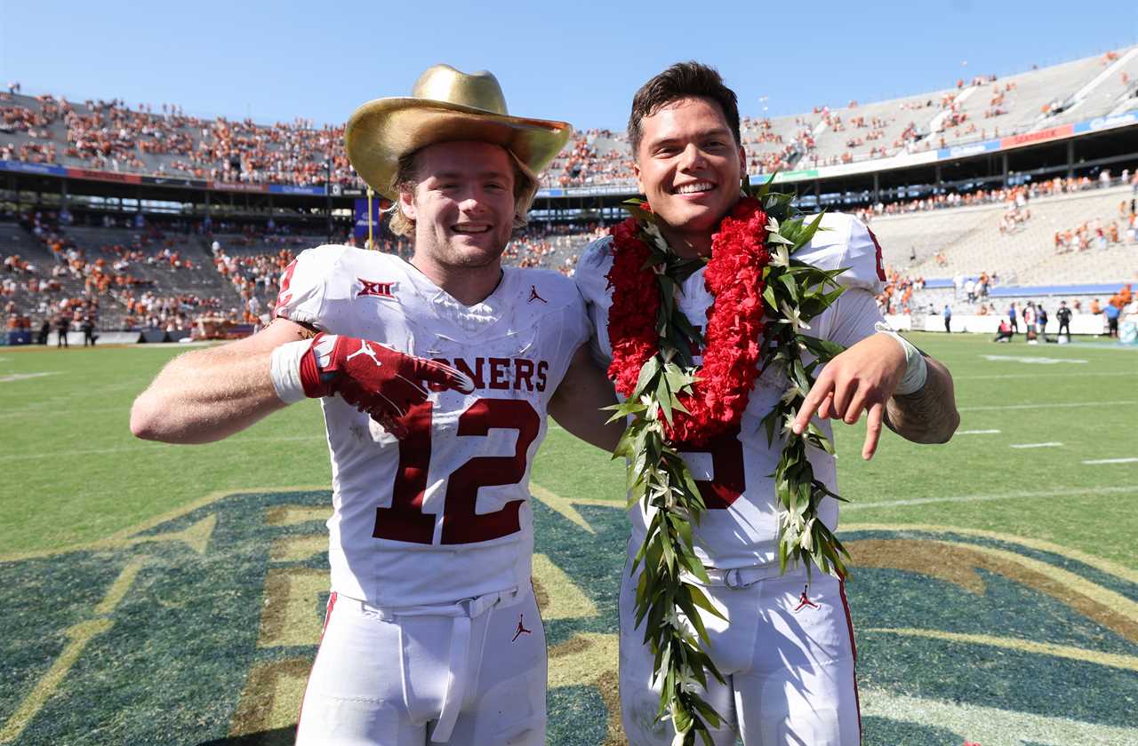 Dillon Gabriel named finalist for Manning Award