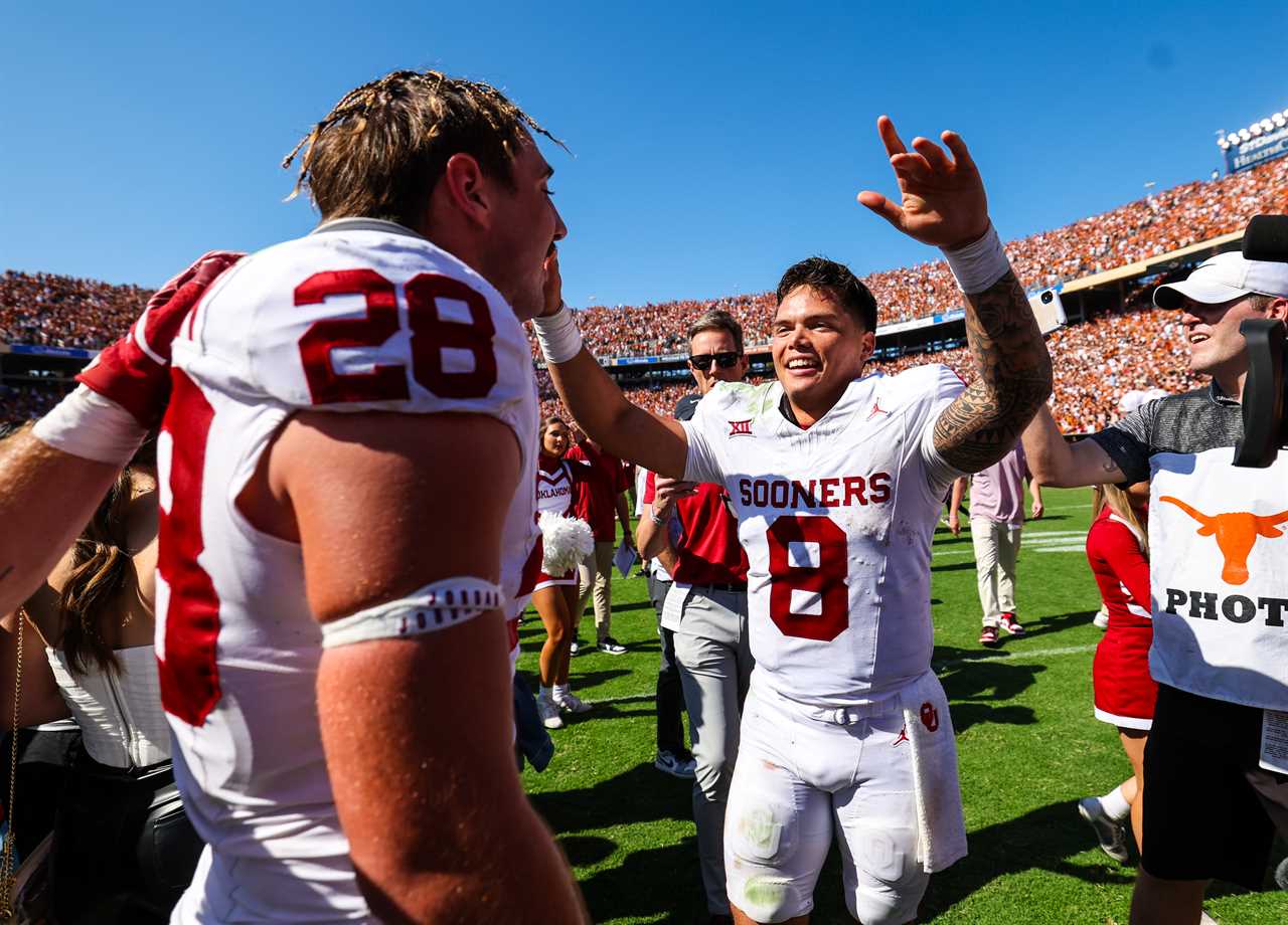 Dillon Gabriel named finalist for Manning Award