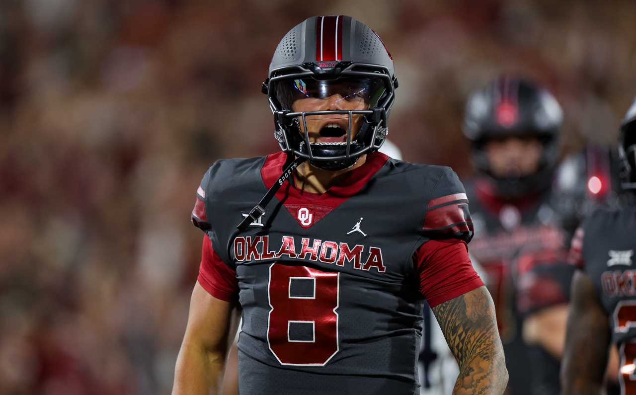 Dillon Gabriel named finalist for Manning Award