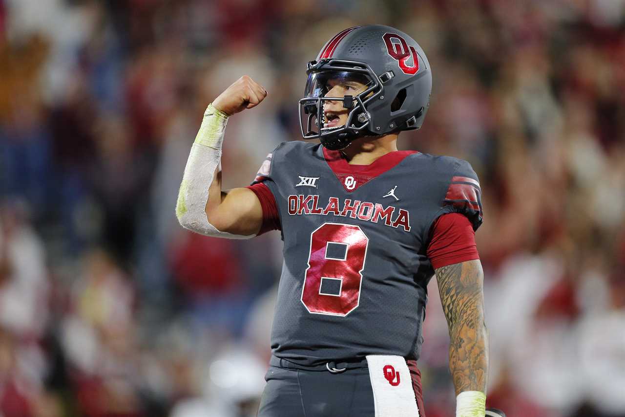 Dillon Gabriel named finalist for Manning Award