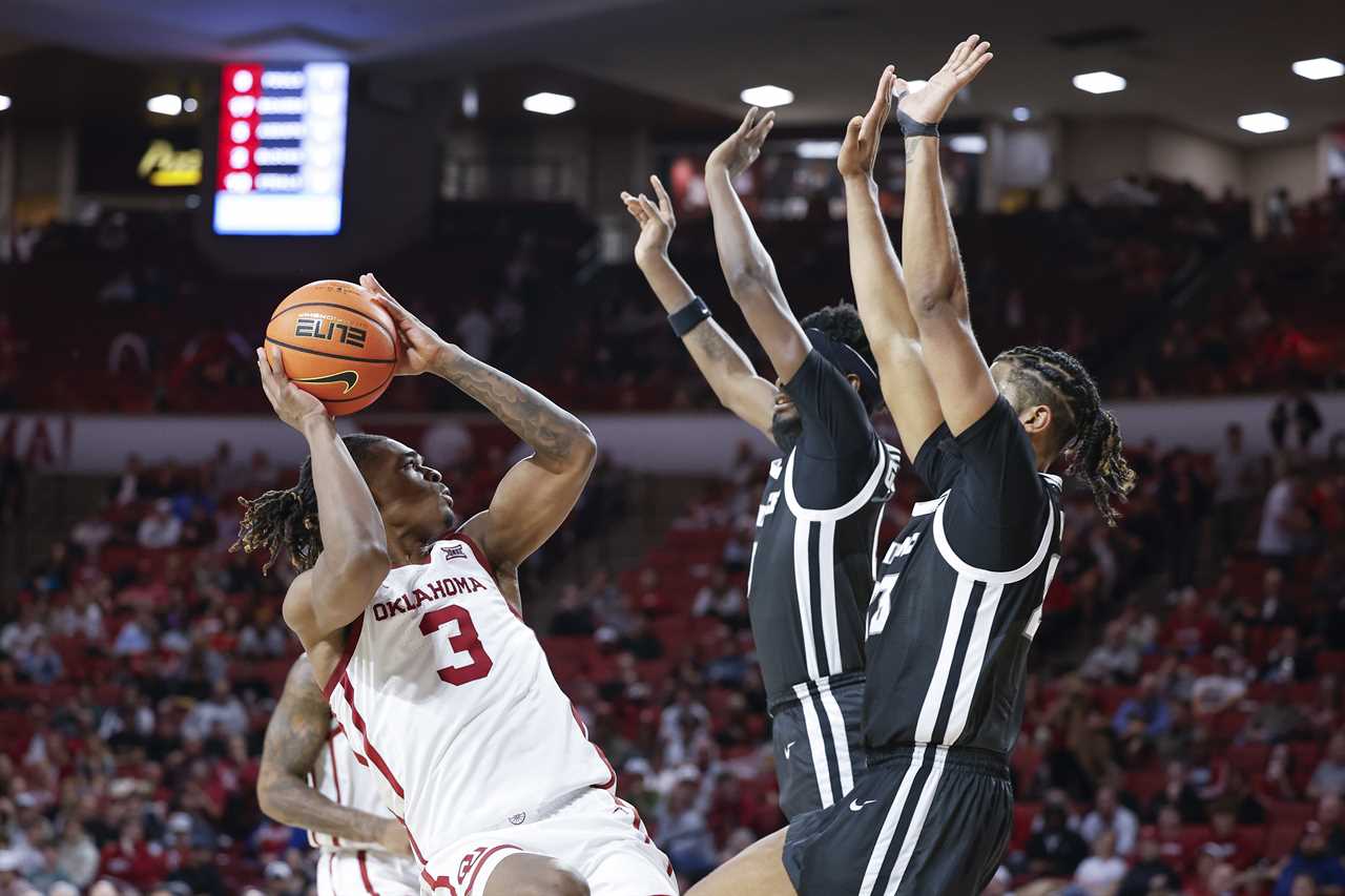 Best Photos from the Oklahoma Sooners 72-51 win over Providence