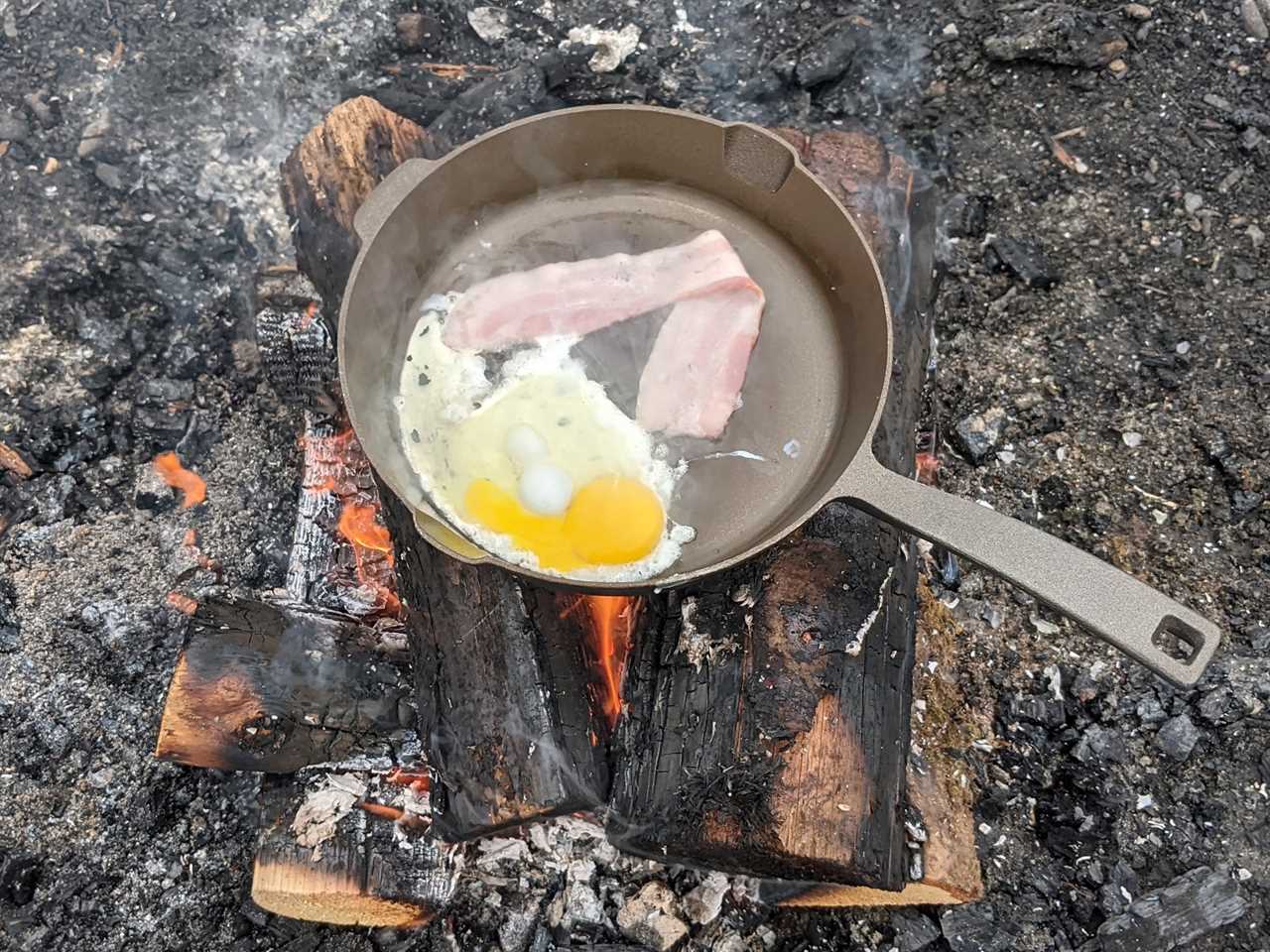 Lodge cast iron skillet