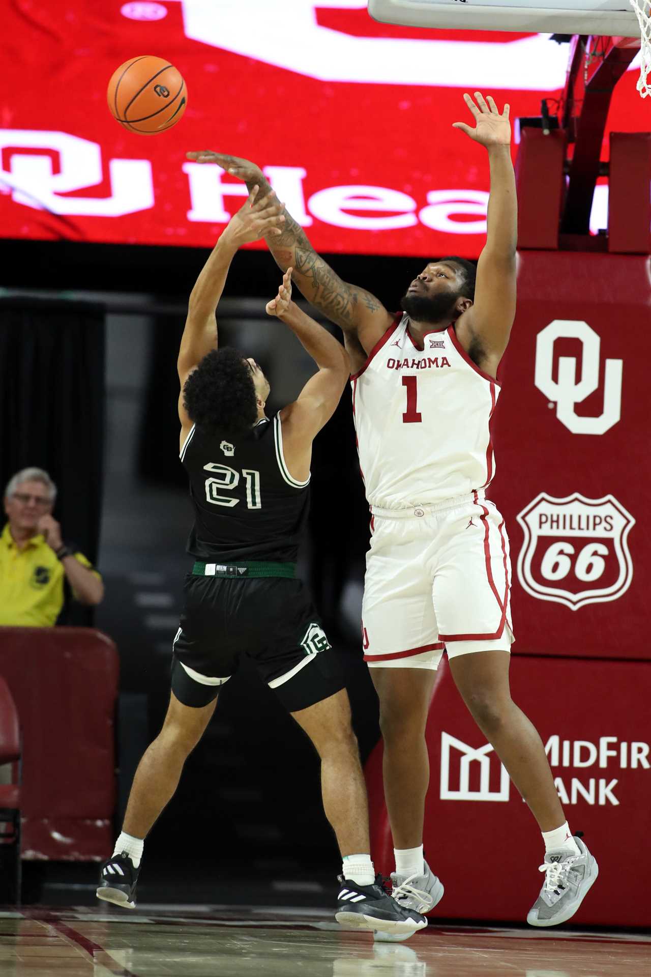 Oklahoma Sooners impressive in win over Green Bay, but can still get better per Porter Moser