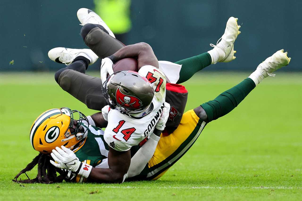 Tampa Bay Buccaneers v Green Bay Packers