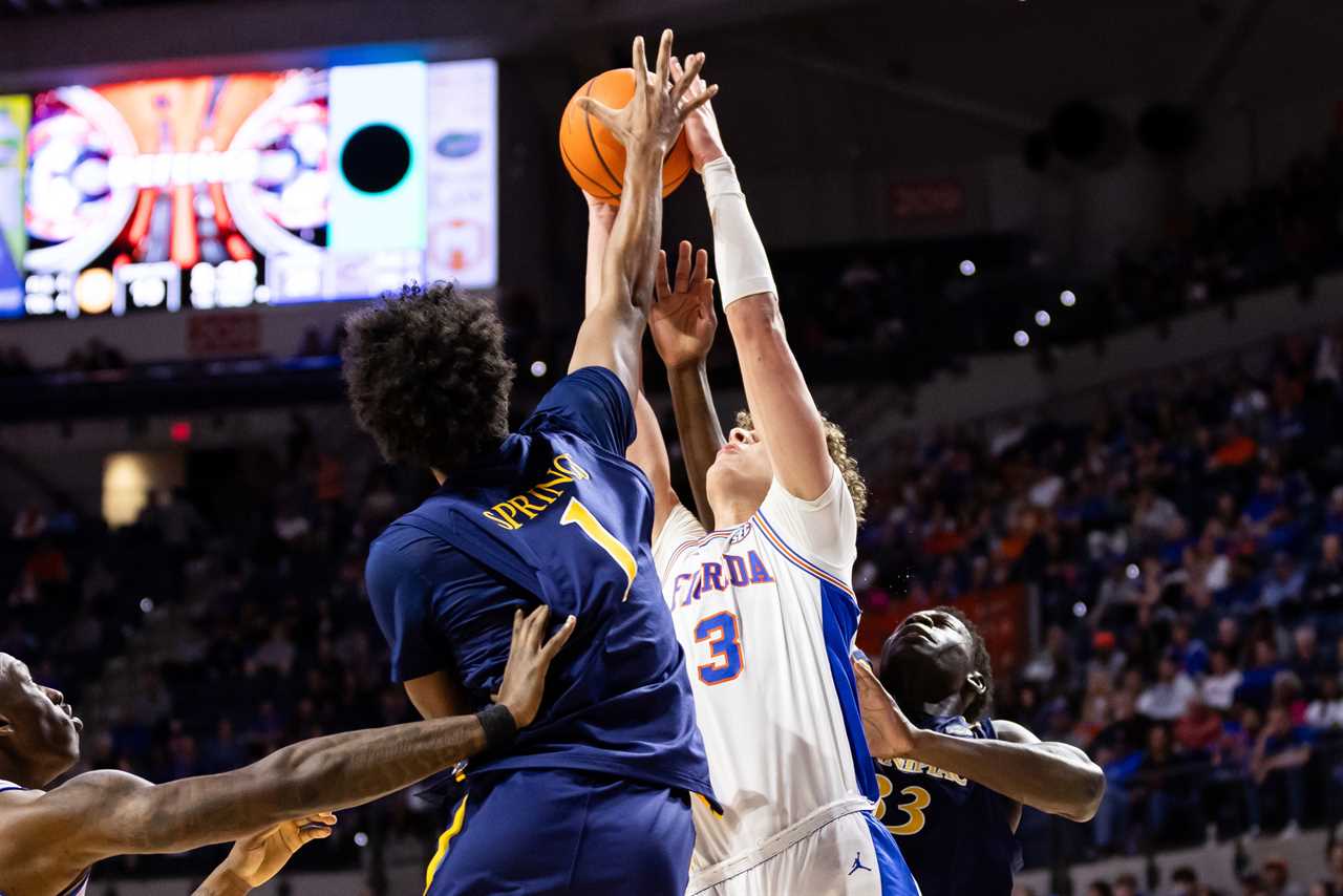 PHOTOS: Highlights from Florida basketball's win over Quinnipiac Bobcats