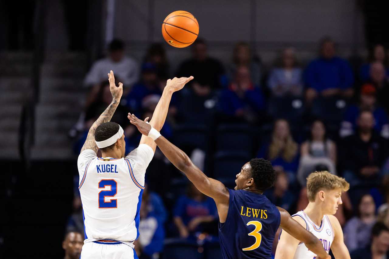 PHOTOS: Highlights from Florida basketball's win over Quinnipiac Bobcats