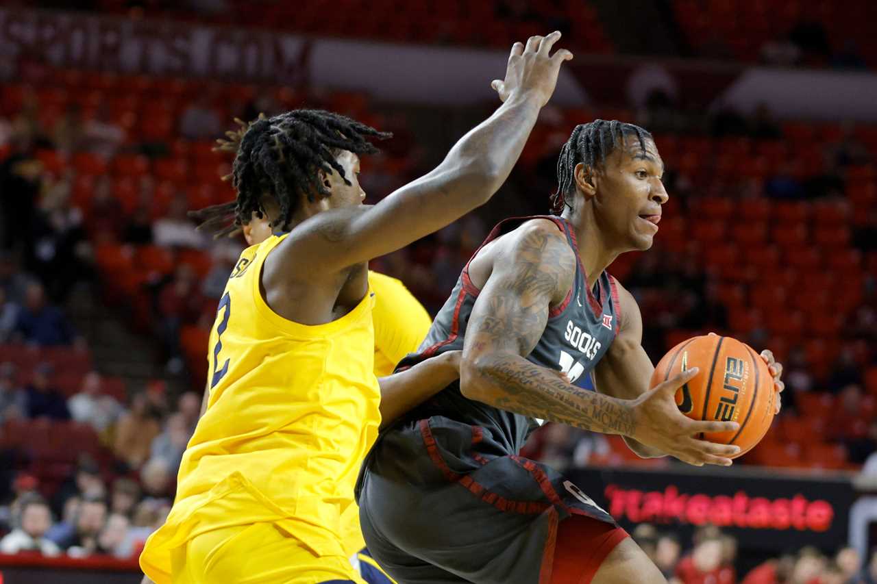 Best photos from the Oklahoma Sooners 77-63 win over West Virginia
