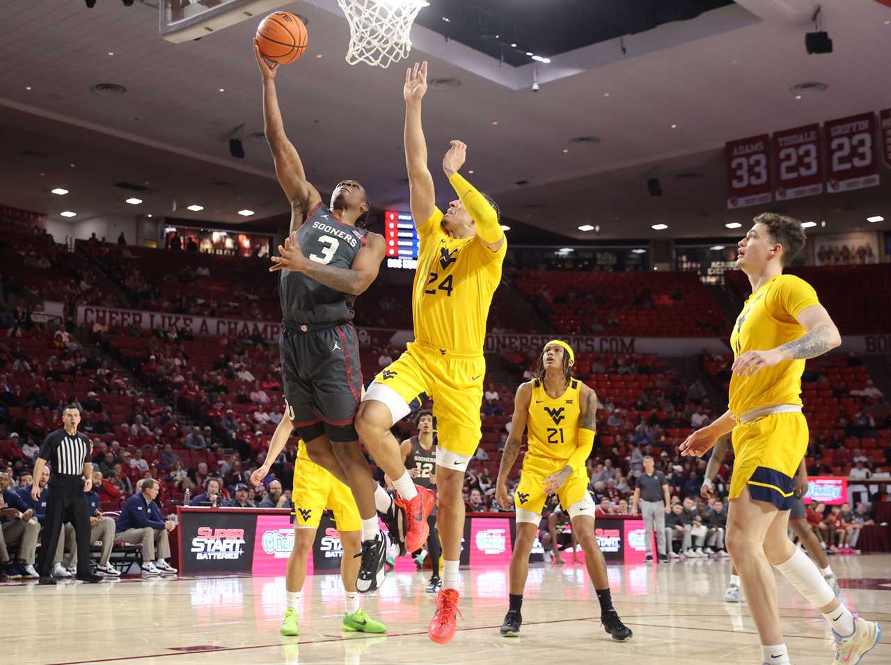 Best photos from the Oklahoma Sooners 77-63 win over West Virginia
