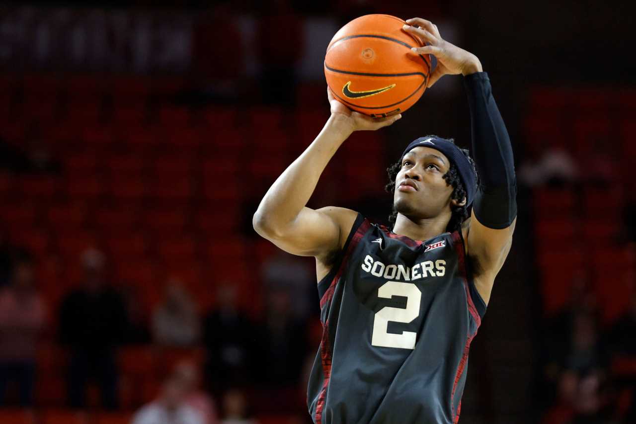 Best photos from the Oklahoma Sooners 77-63 win over West Virginia