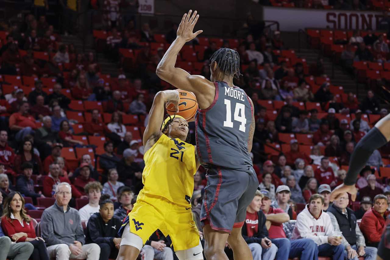 Best photos from the Oklahoma Sooners 77-63 win over West Virginia
