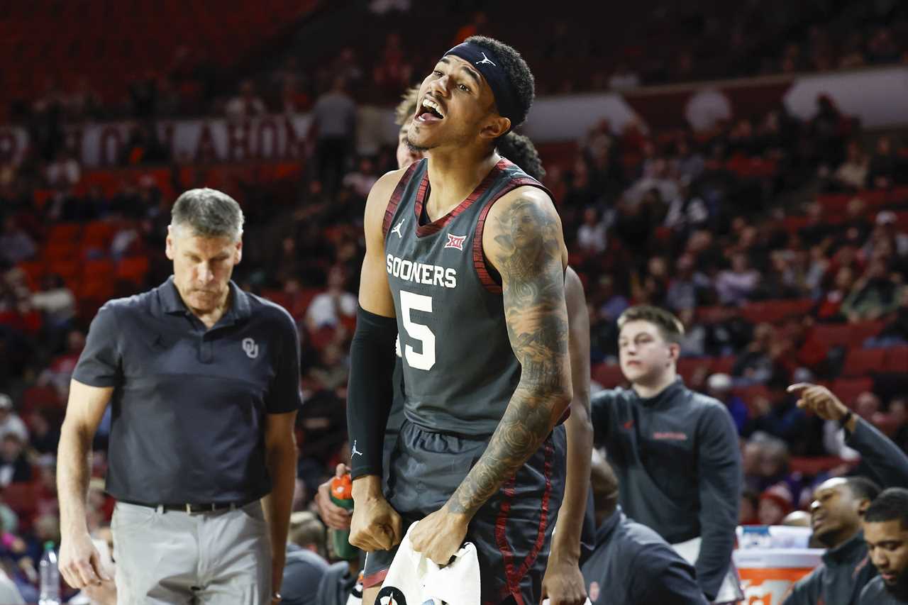 Best photos from the Oklahoma Sooners 77-63 win over West Virginia