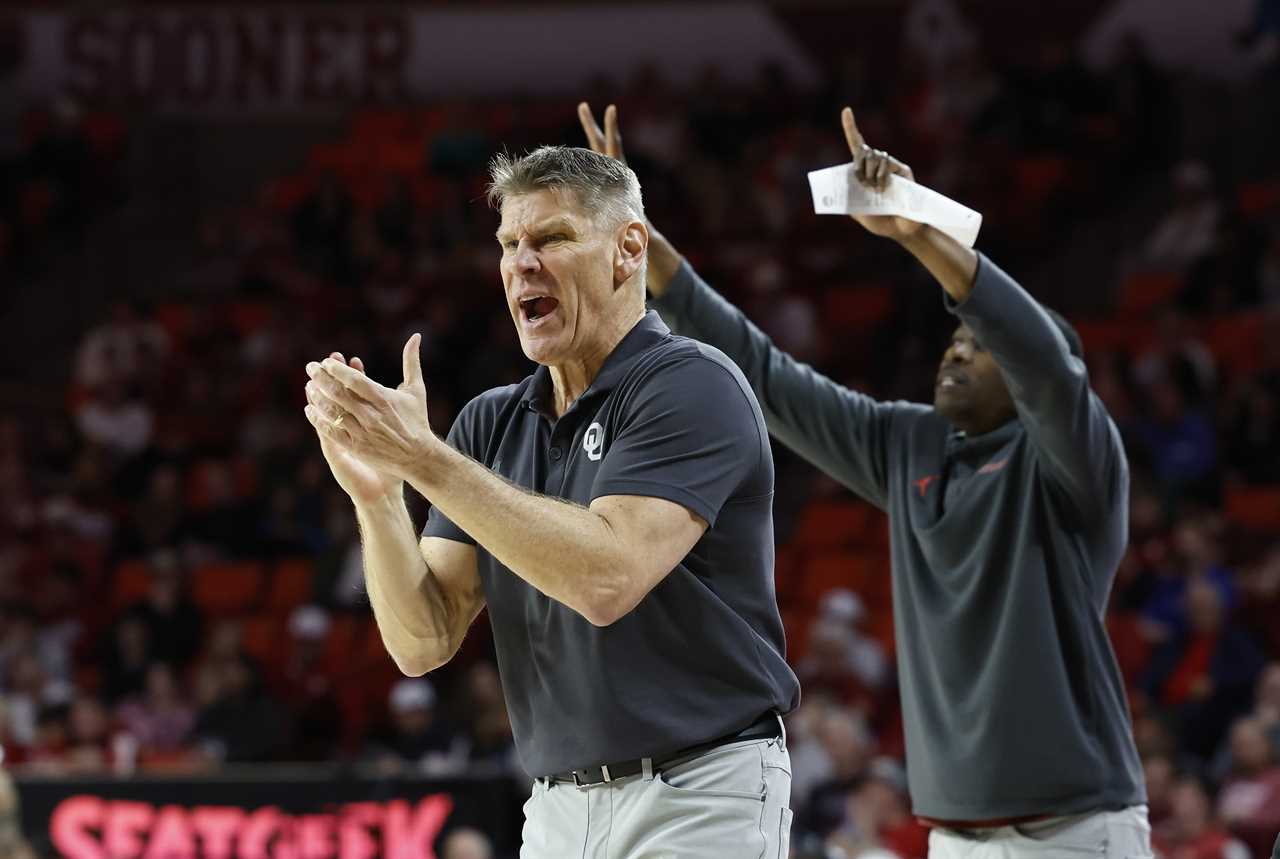 Best photos from the Oklahoma Sooners 77-63 win over West Virginia
