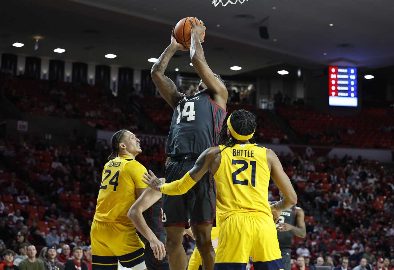 Best photos from the Oklahoma Sooners 77-63 win over West Virginia