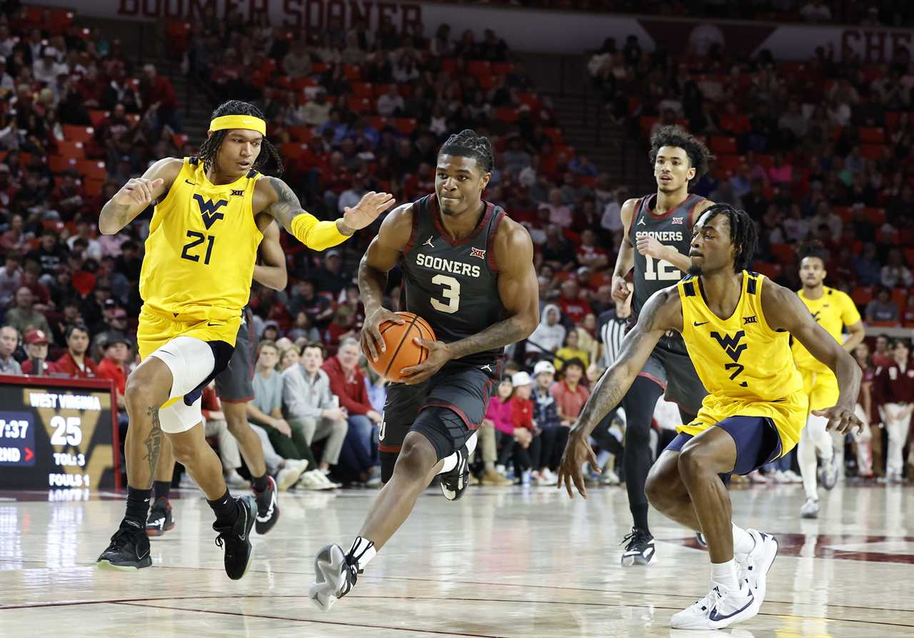 Best photos from the Oklahoma Sooners 77-63 win over West Virginia