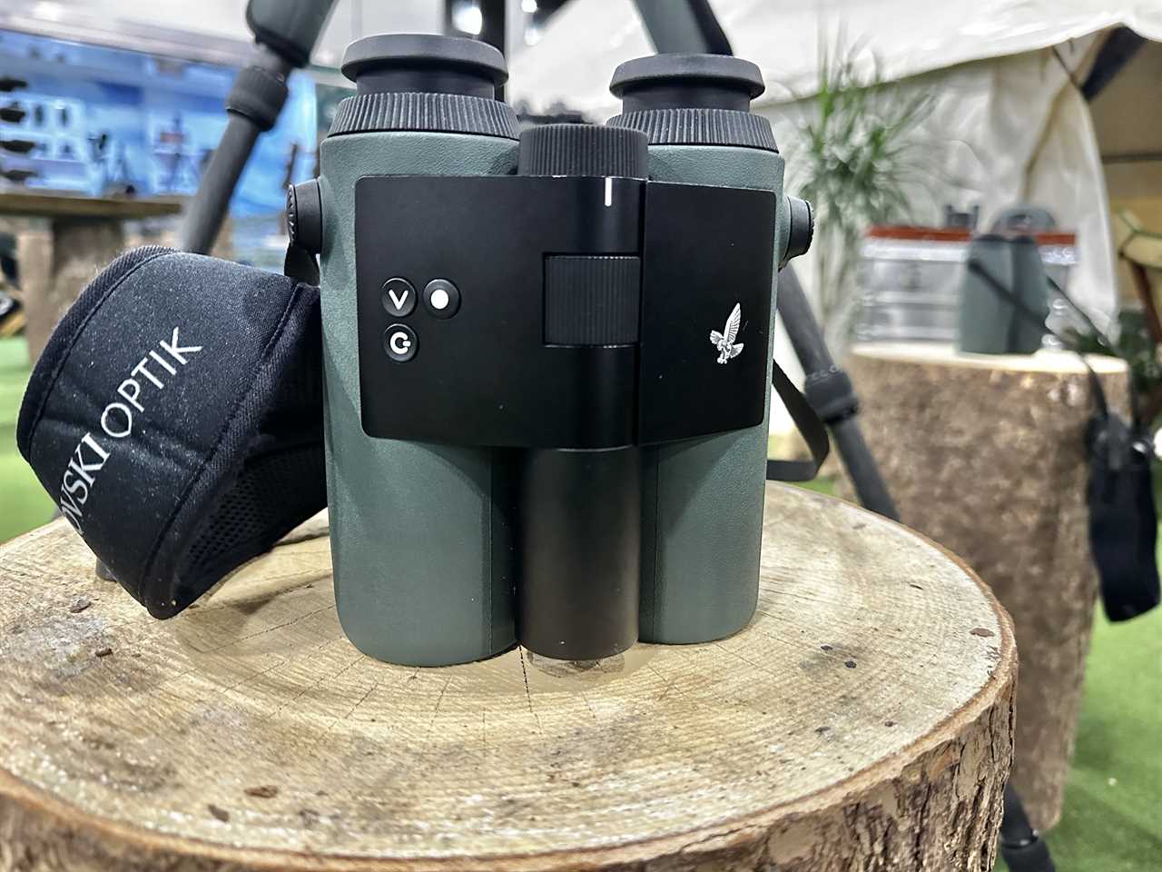 This Swarovski AX Visio Binocular Can Mark a Deer’s Location, Identify Animals with AI