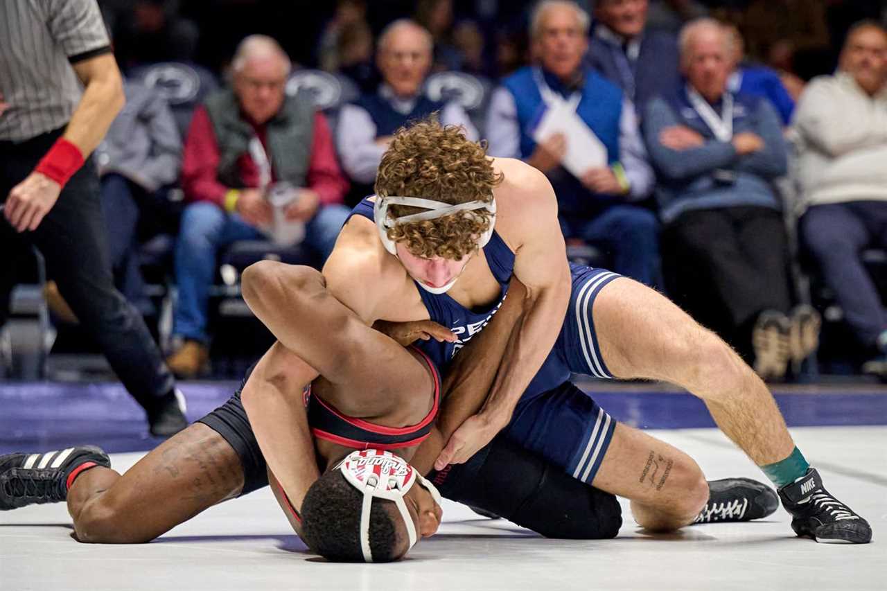 Mitchell Mesenbrink looking for near fall.