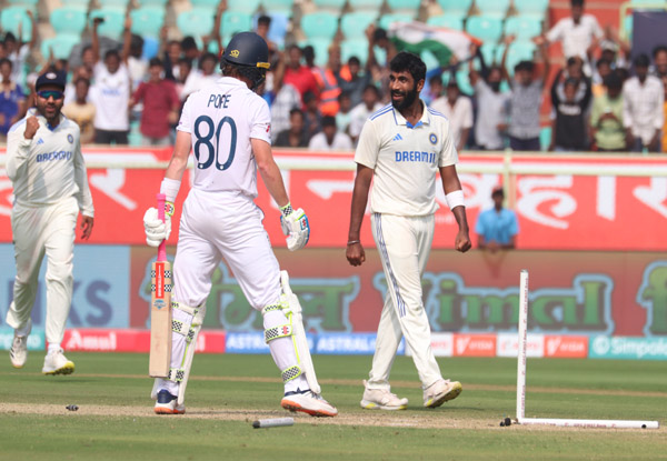 INDvsENG, 2nd Test: Bumrah pick six-wickets as India take a lead by 171 runs after Day 2
