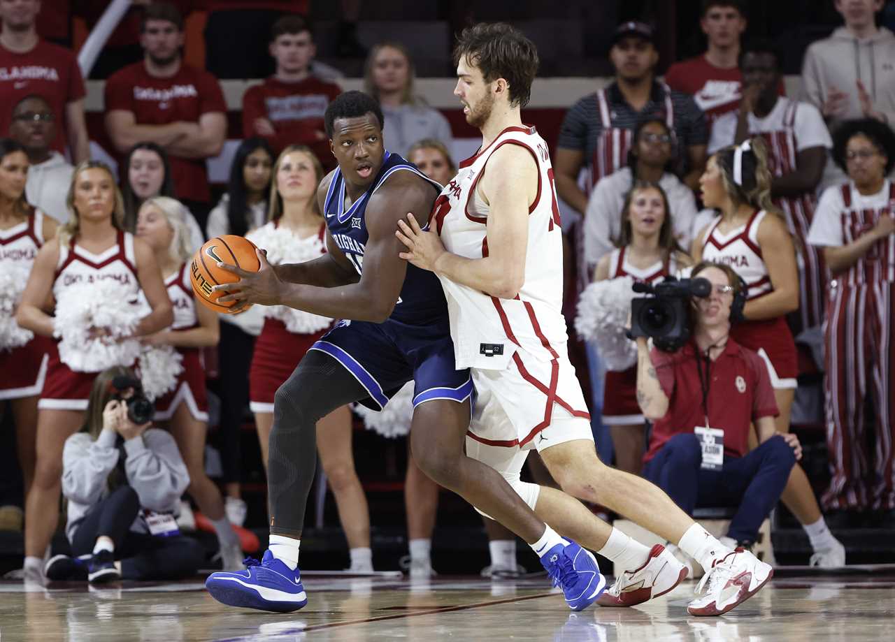 Best photos from Oklahoma's upset win over No. 19 BYU Cougars