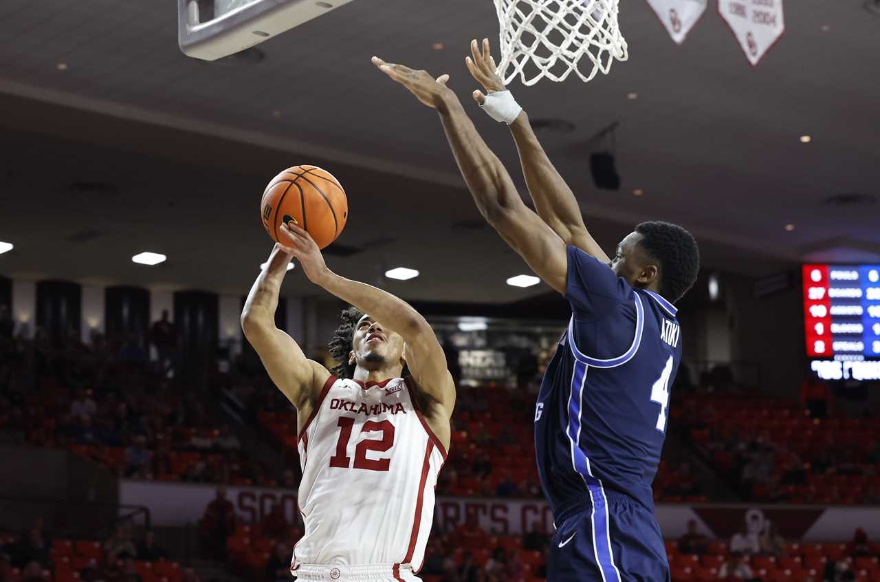 Best photos from Oklahoma's upset win over No. 19 BYU Cougars