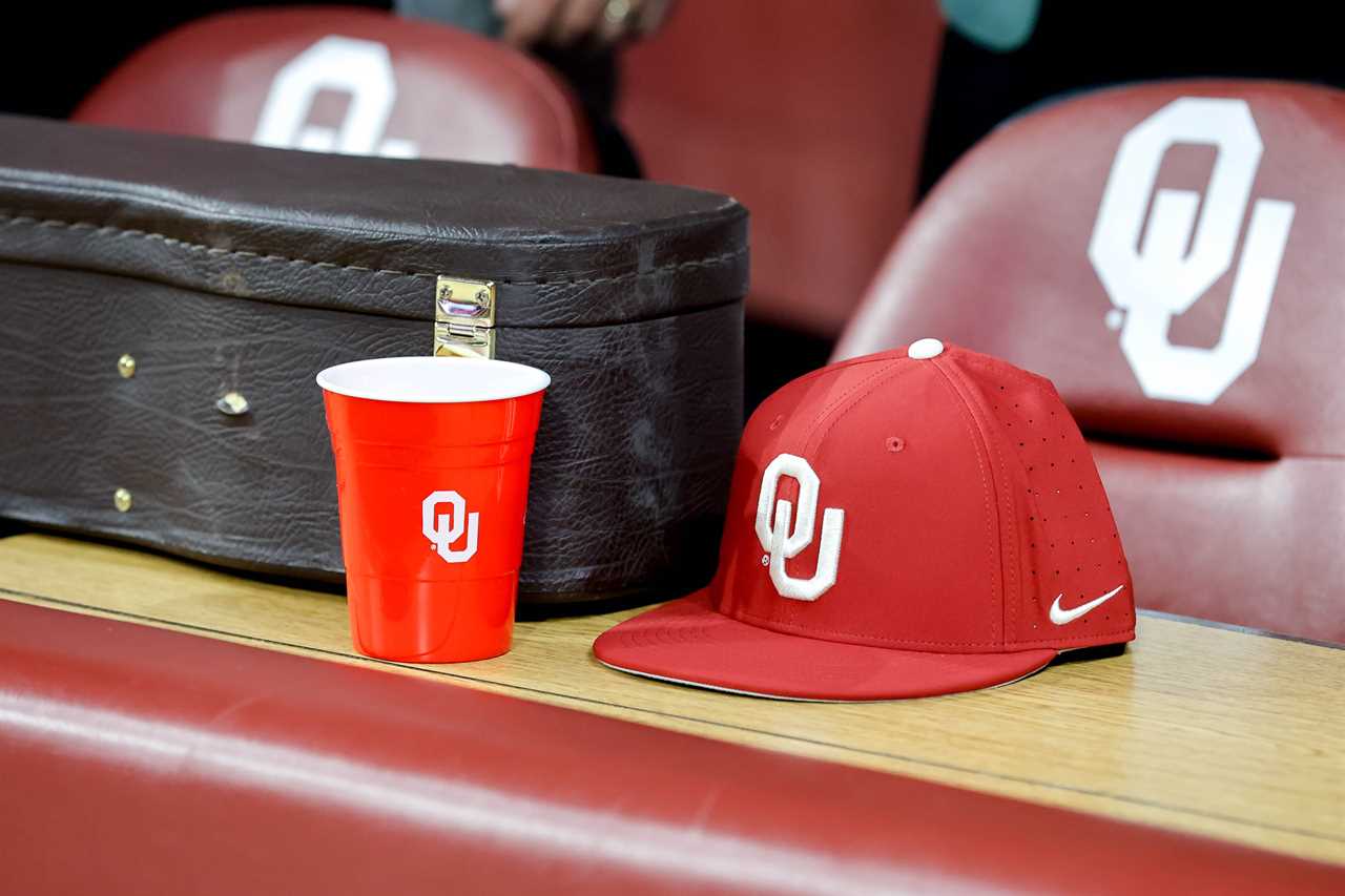 Best photos from Oklahoma's upset win over No. 19 BYU Cougars