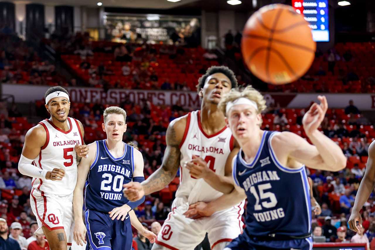 Best photos from Oklahoma's upset win over No. 19 BYU Cougars