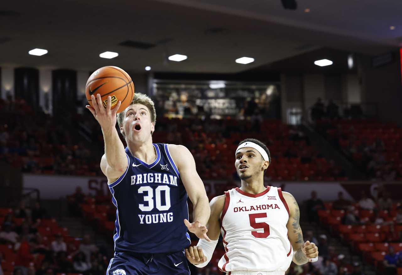 Best photos from Oklahoma's upset win over No. 19 BYU Cougars