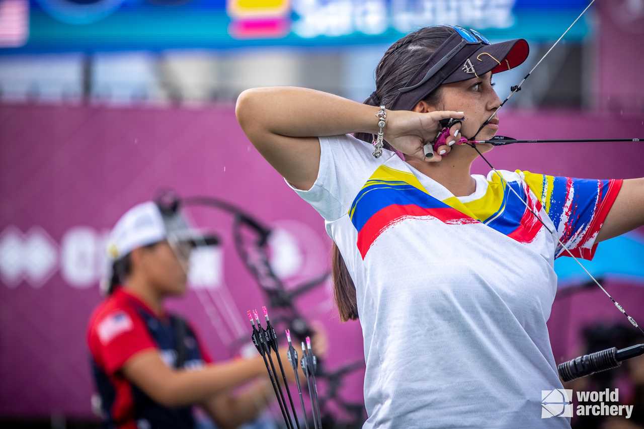 Sara Lopez shooting against Liko Arreola.