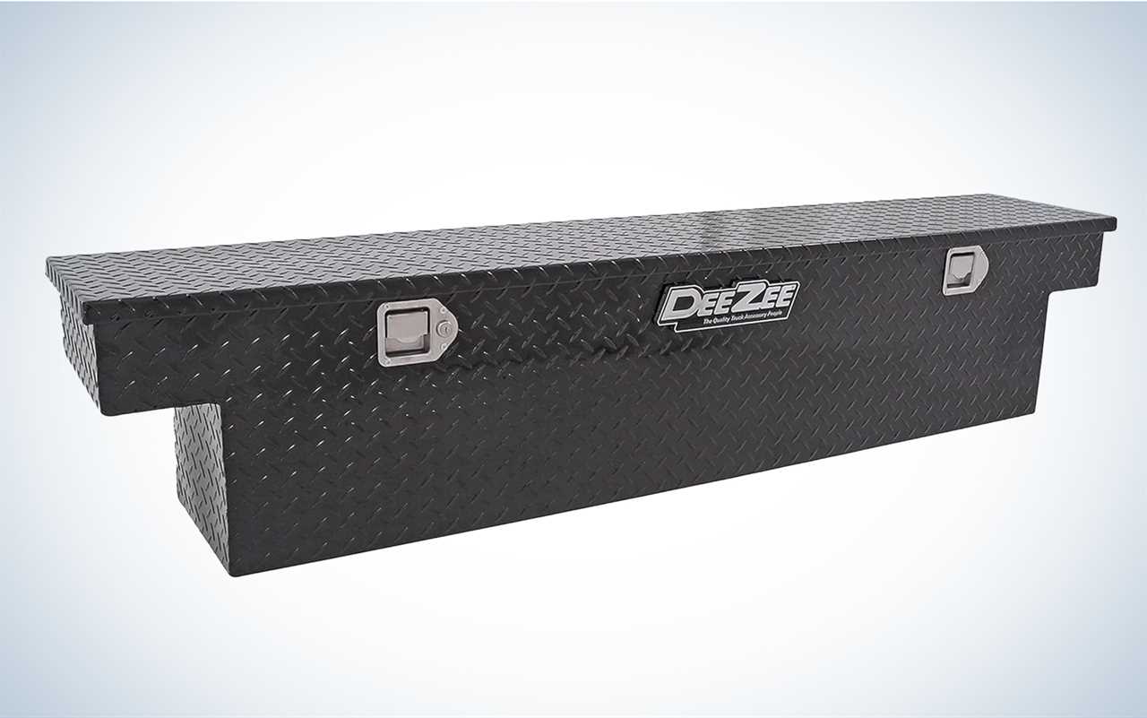 Dee Zee Specialty Series Narrow Crossover Tool Box