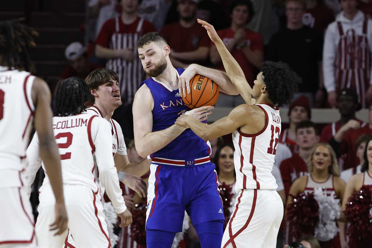 Best Photos from Oklahoma's loss to the Kansas Jayhawks