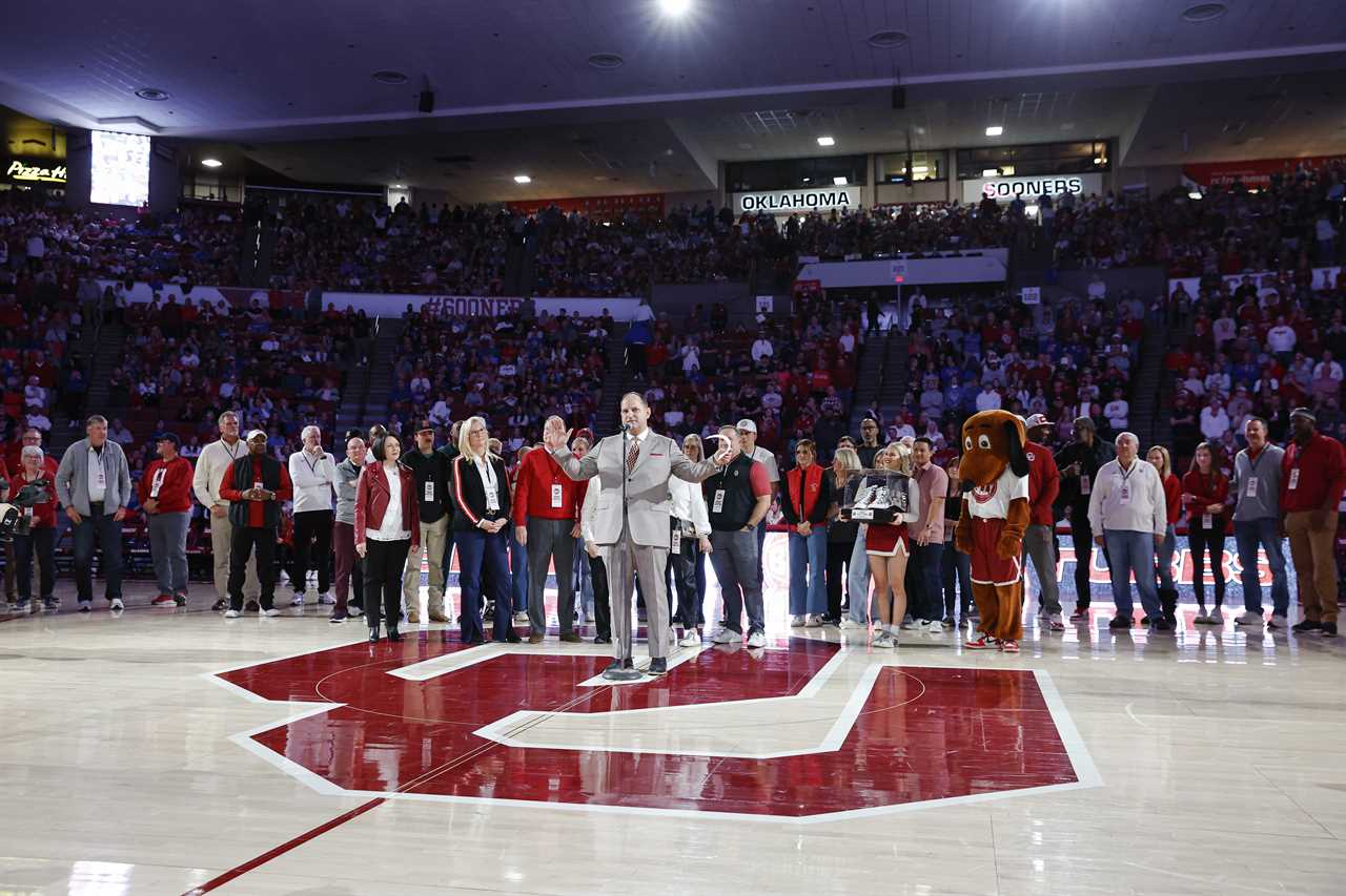 Best Photos from Oklahoma's loss to the Kansas Jayhawks