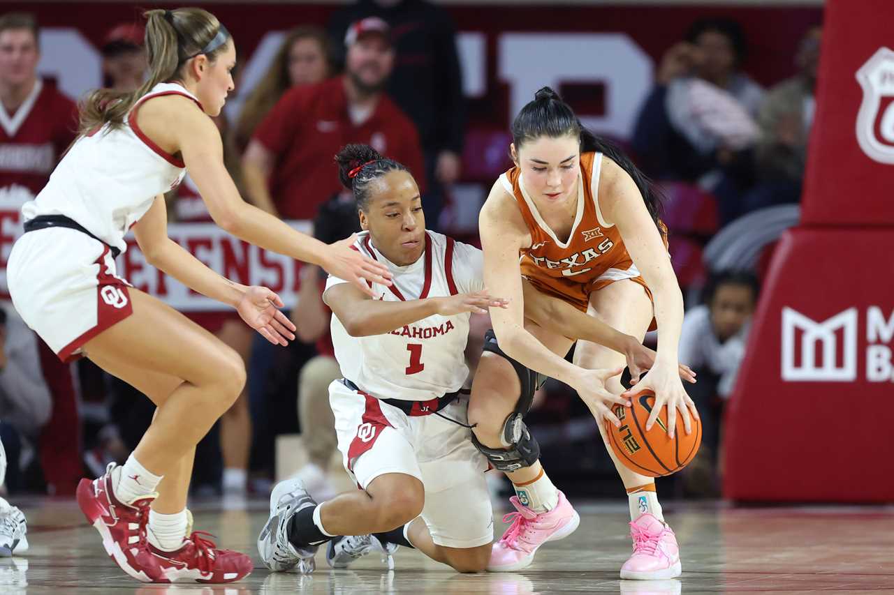 Best Photos from Oklahoma Women's upset win over the No. 3 Texas Longhorns