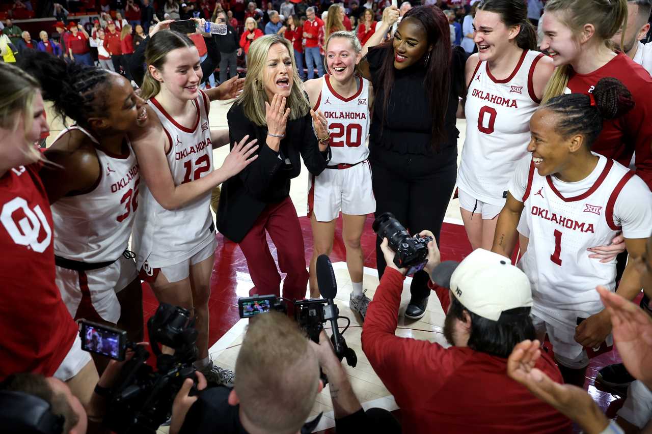 Best Photos from Oklahoma Women's upset win over the No. 3 Texas Longhorns