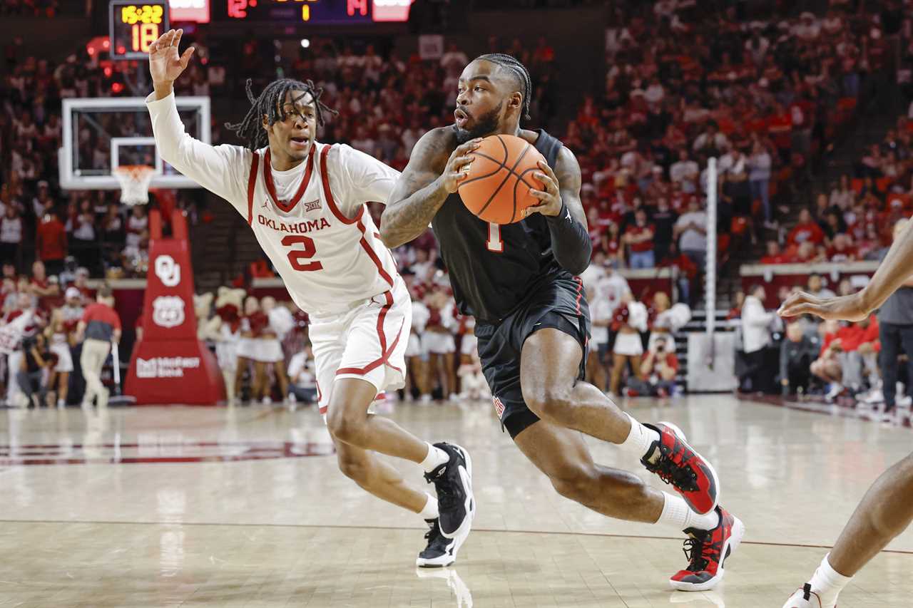 Best photos from the Oklahoma Sooners 87-85 to the No. 1 Houston Cougars