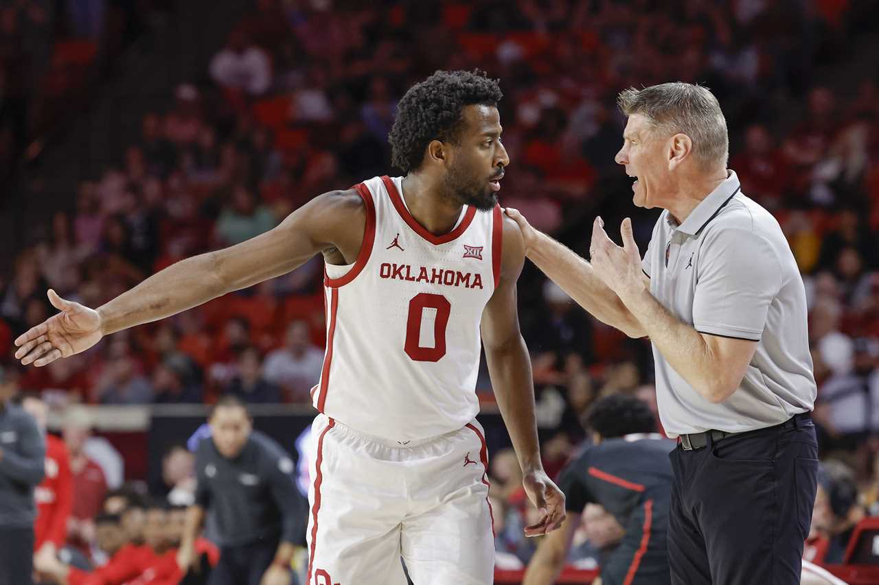 Best photos from the Oklahoma Sooners 87-85 to the No. 1 Houston Cougars