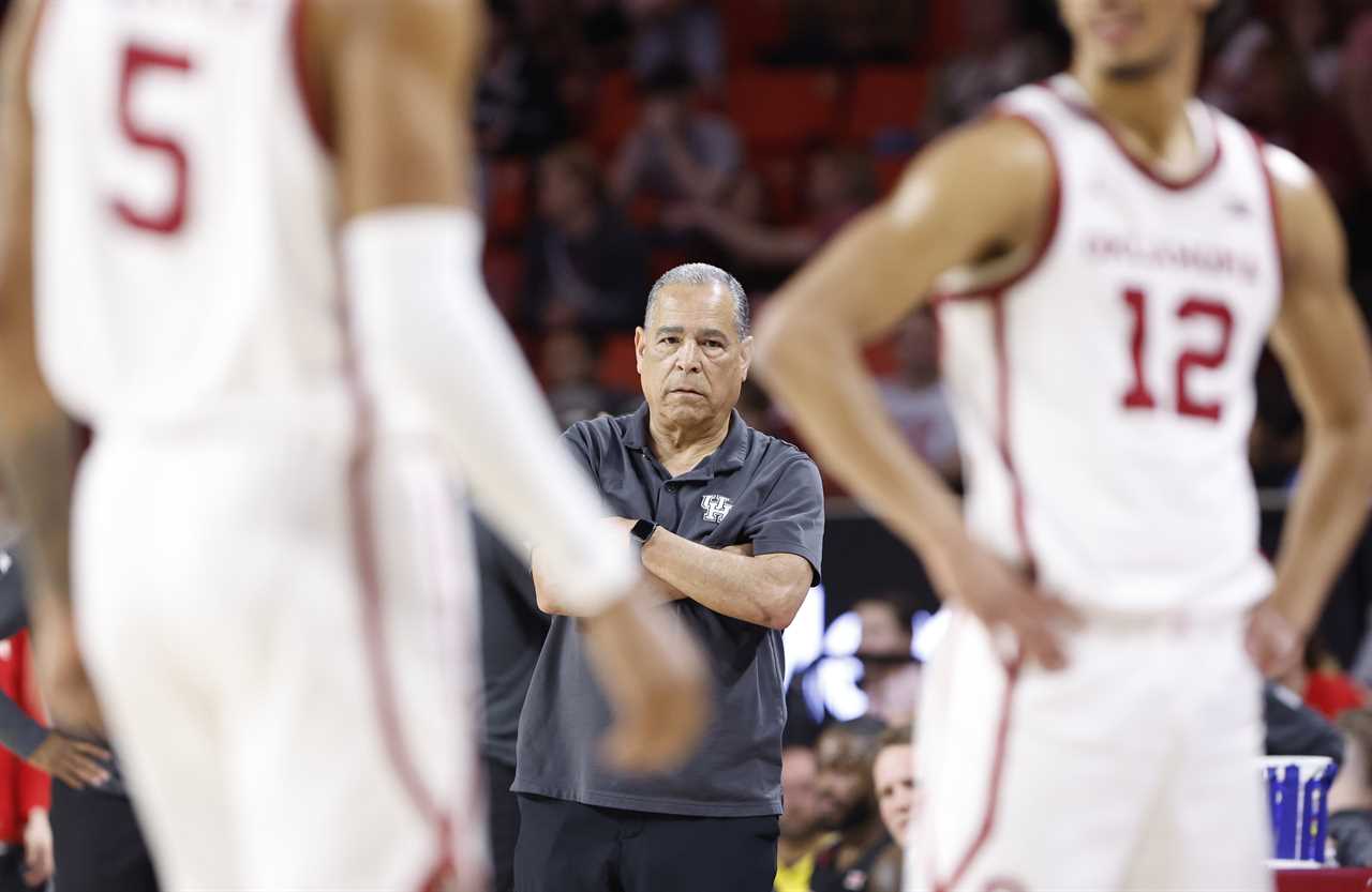 Best photos from the Oklahoma Sooners 87-85 to the No. 1 Houston Cougars