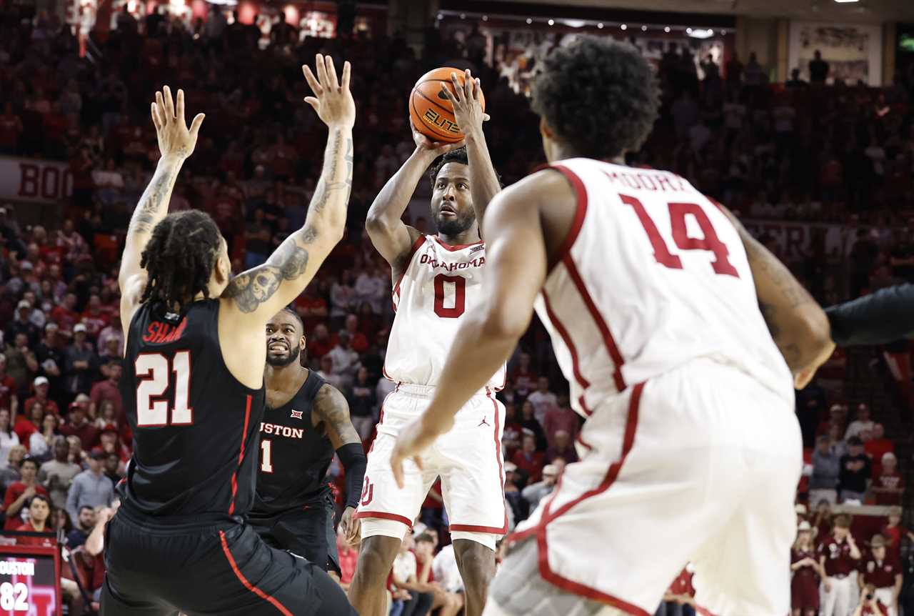 Best photos from the Oklahoma Sooners 87-85 to the No. 1 Houston Cougars