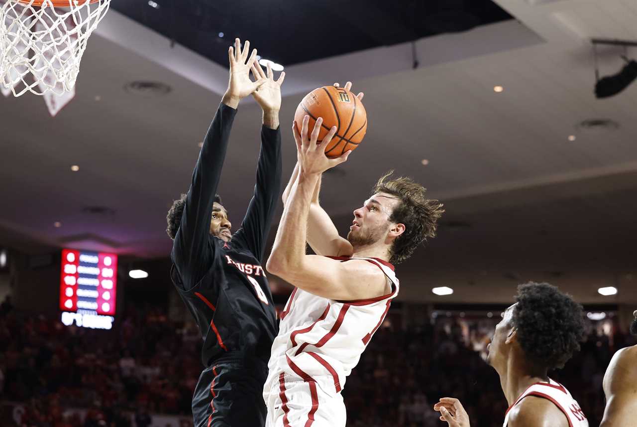 Best photos from the Oklahoma Sooners 87-85 to the No. 1 Houston Cougars