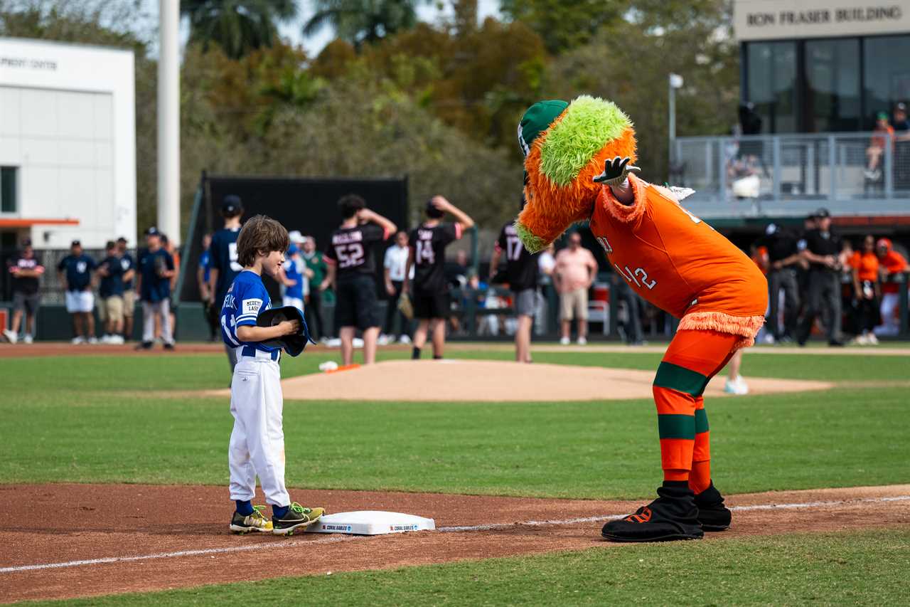 PHOTOS: Highlight from Florida vs. Miami baseball on Saturday