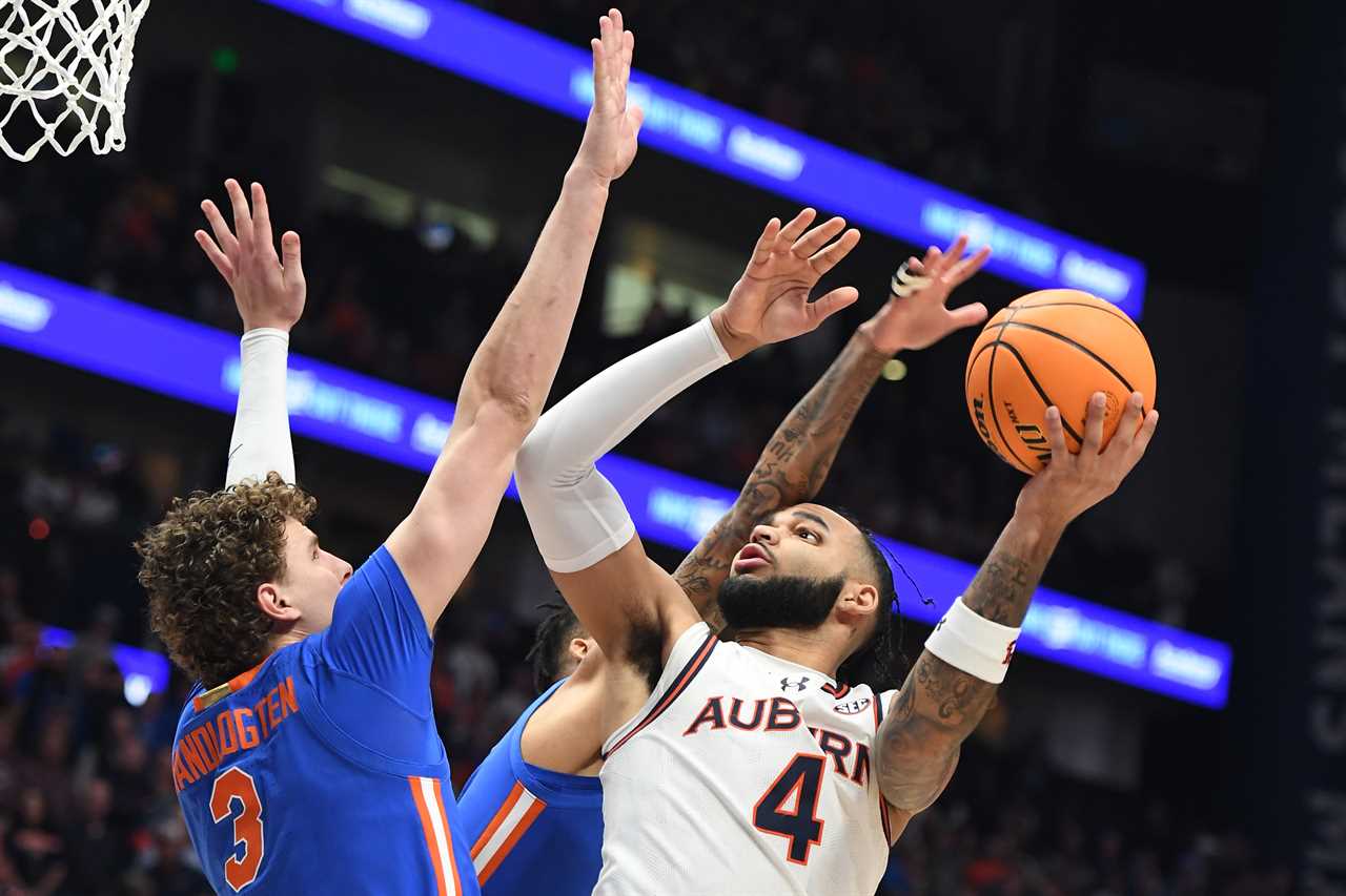 PHOTOS: Highlights from Florida's loss vs Auburn in SEC title game