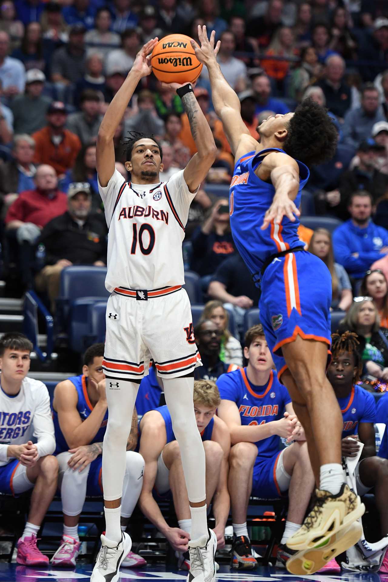 PHOTOS: Highlights from Florida's loss vs Auburn in SEC title game