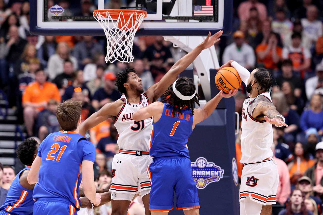 PHOTOS: Highlights from Florida's loss vs Auburn in SEC title game