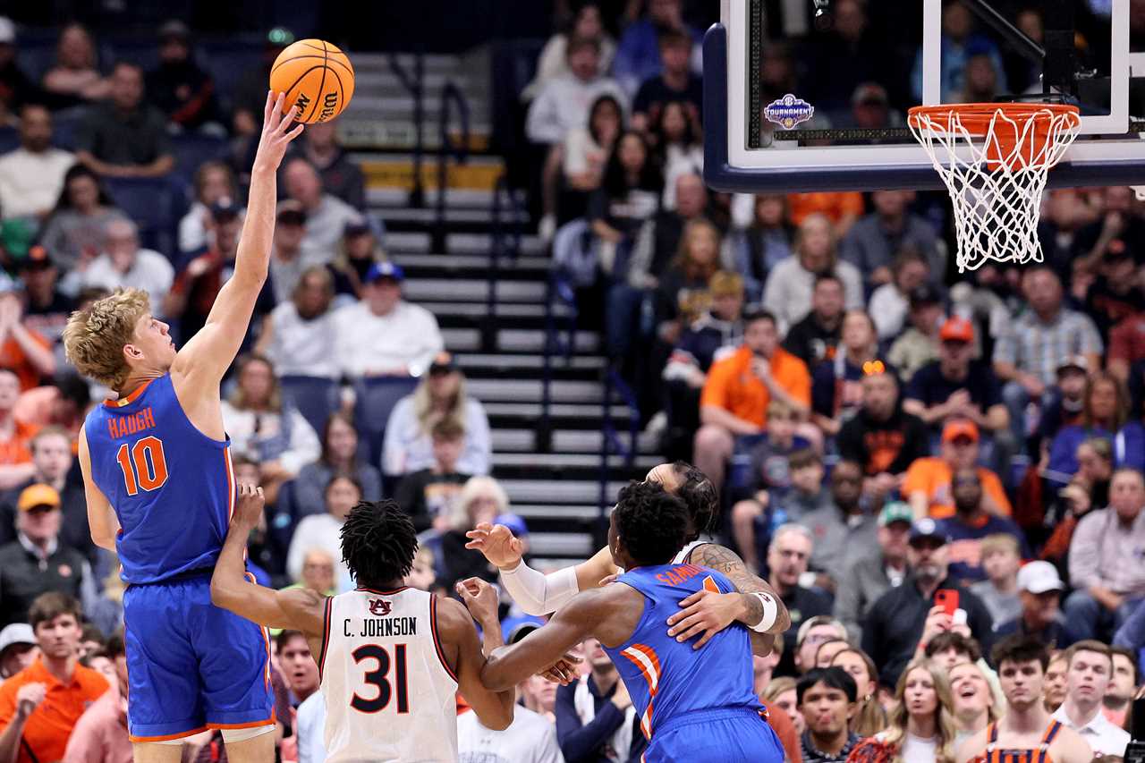 PHOTOS: Highlights from Florida's loss vs Auburn in SEC title game