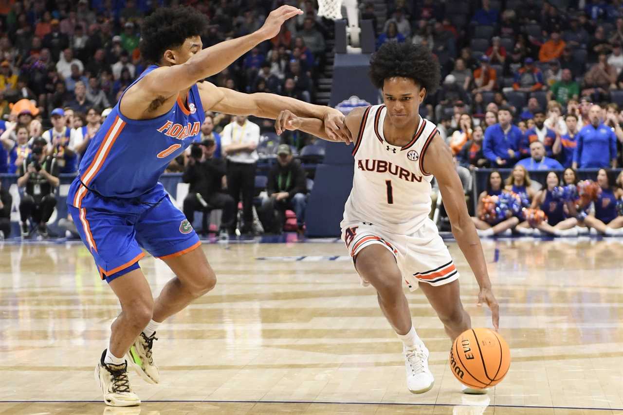 PHOTOS: Highlights from Florida's loss vs Auburn in SEC title game