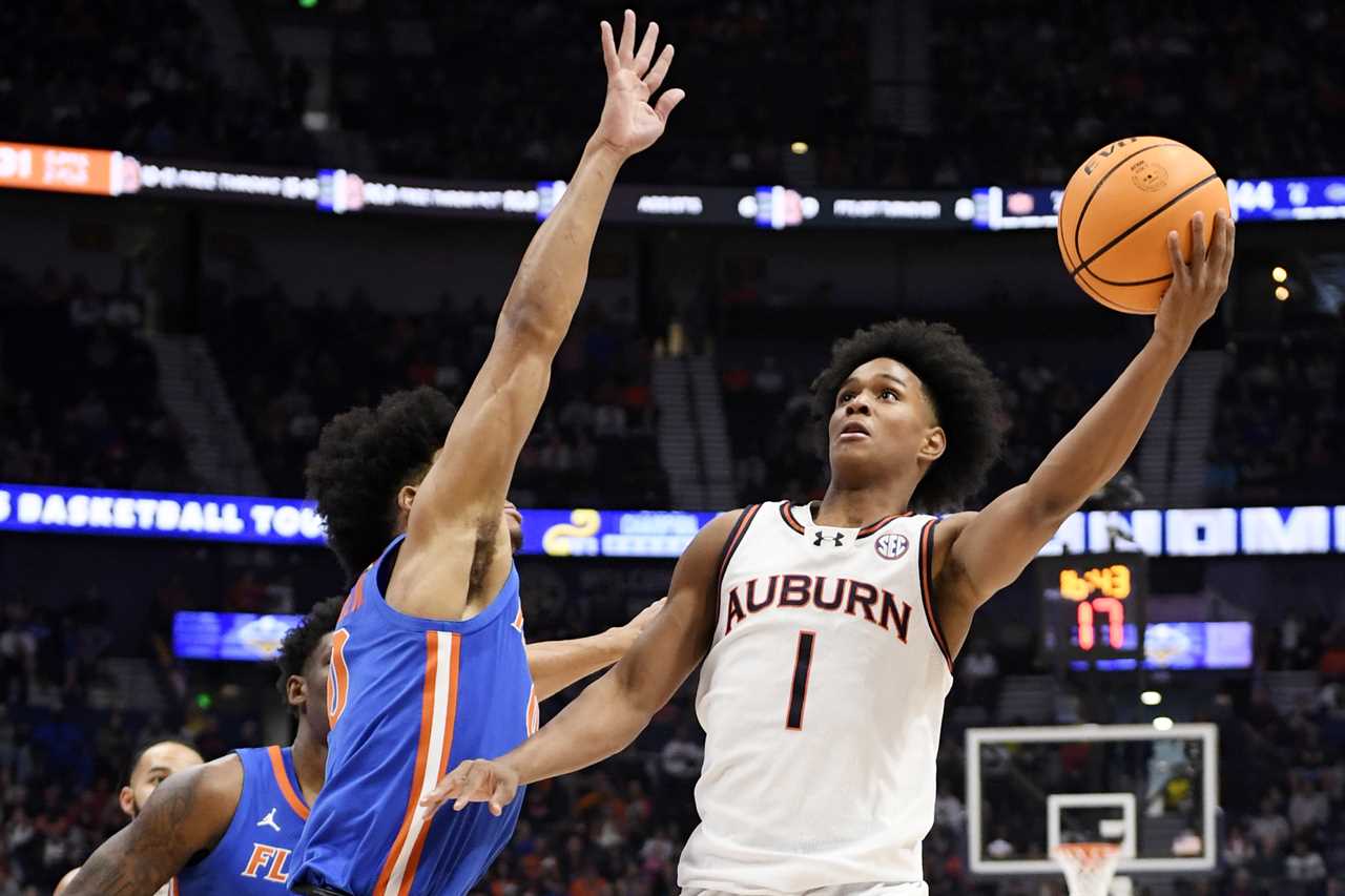 PHOTOS: Highlights from Florida's loss vs Auburn in SEC title game