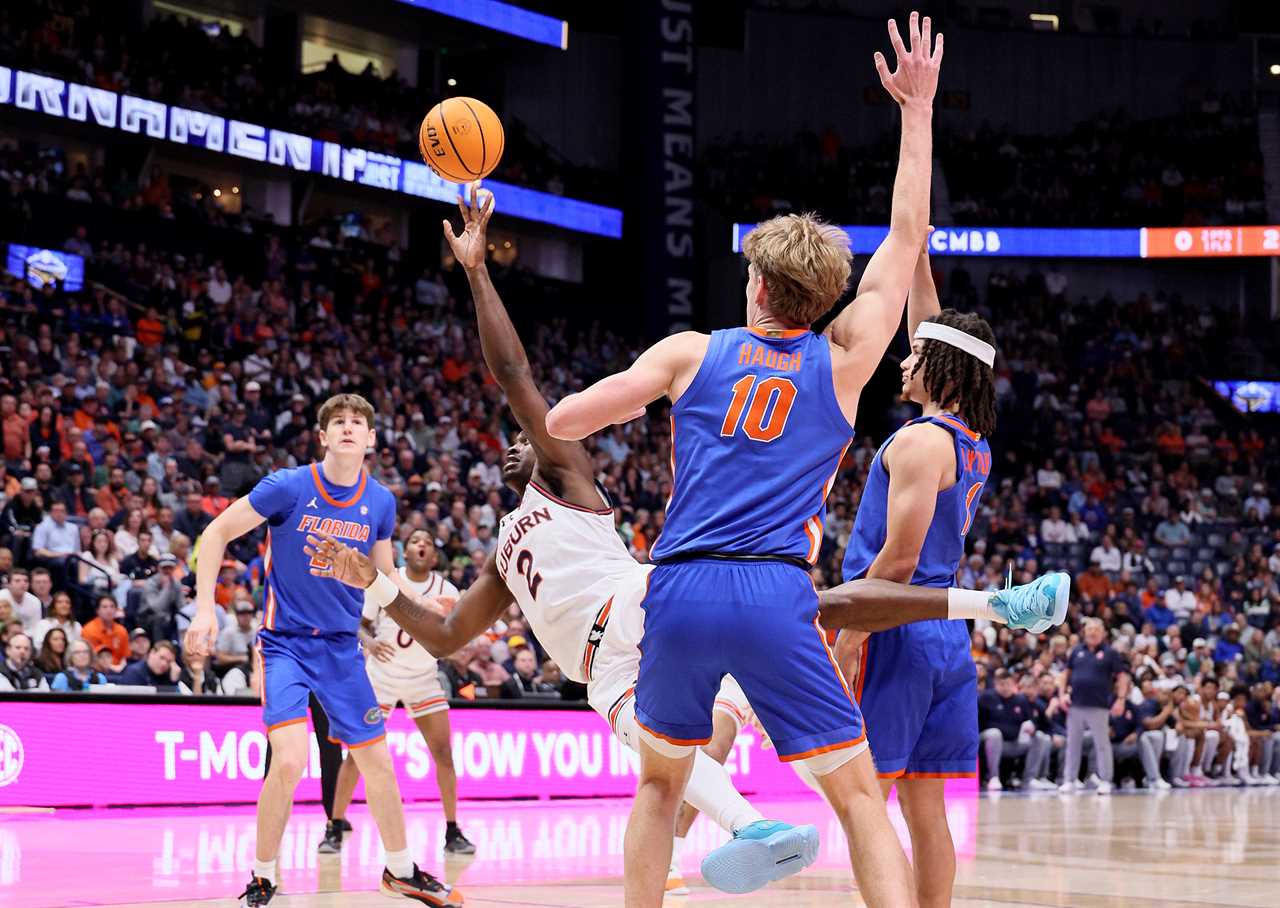 PHOTOS: Highlights from Florida's loss vs Auburn in SEC title game